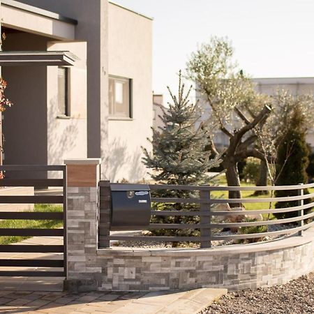 Villa Lily Galižana Zewnętrze zdjęcie