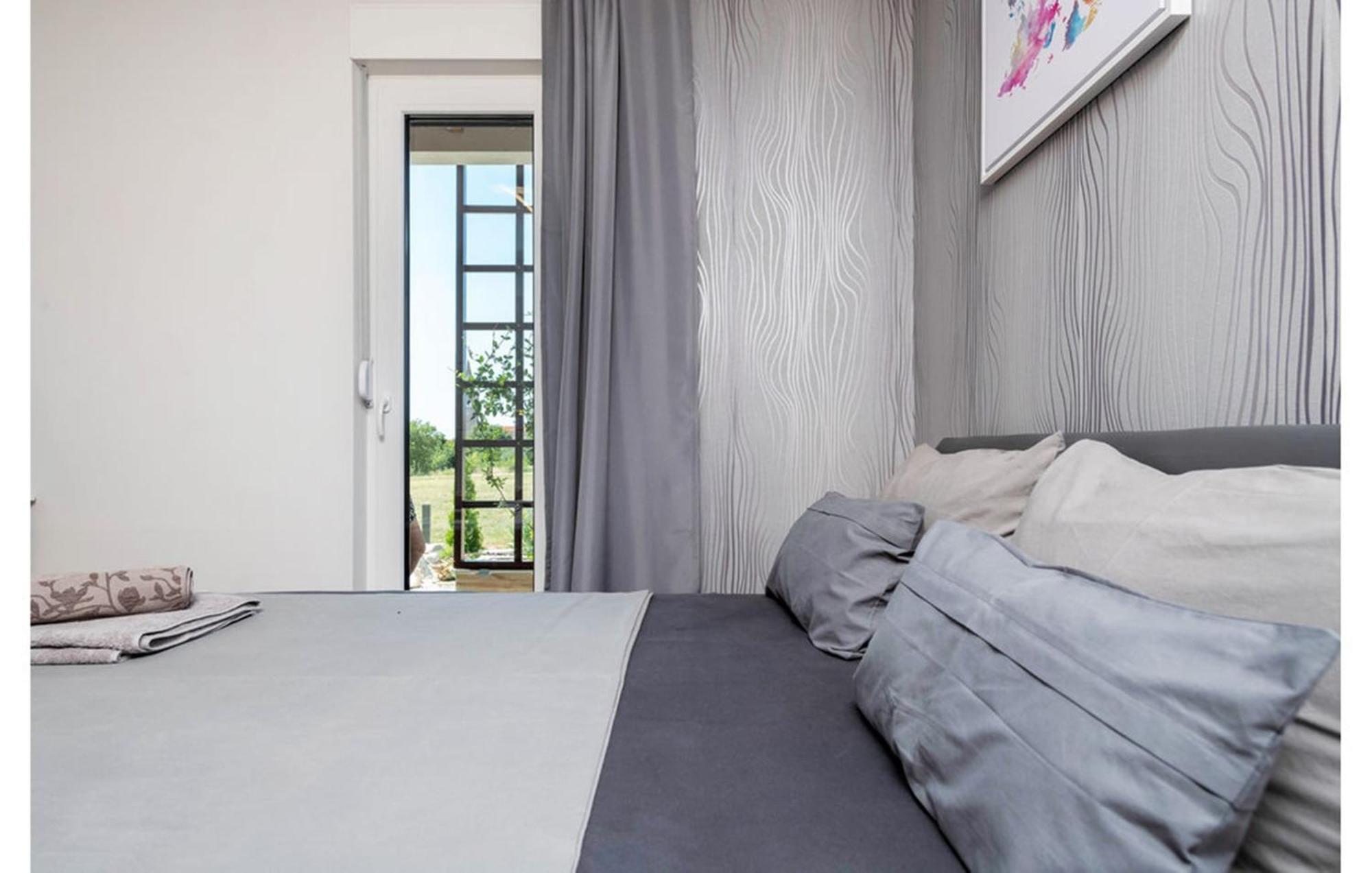 Villa Lily Galižana Zewnętrze zdjęcie